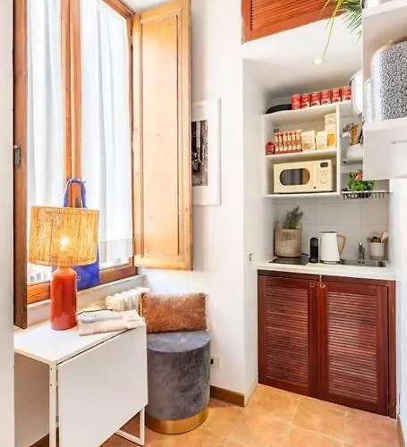 4 Townhouse By The Spanish Steps